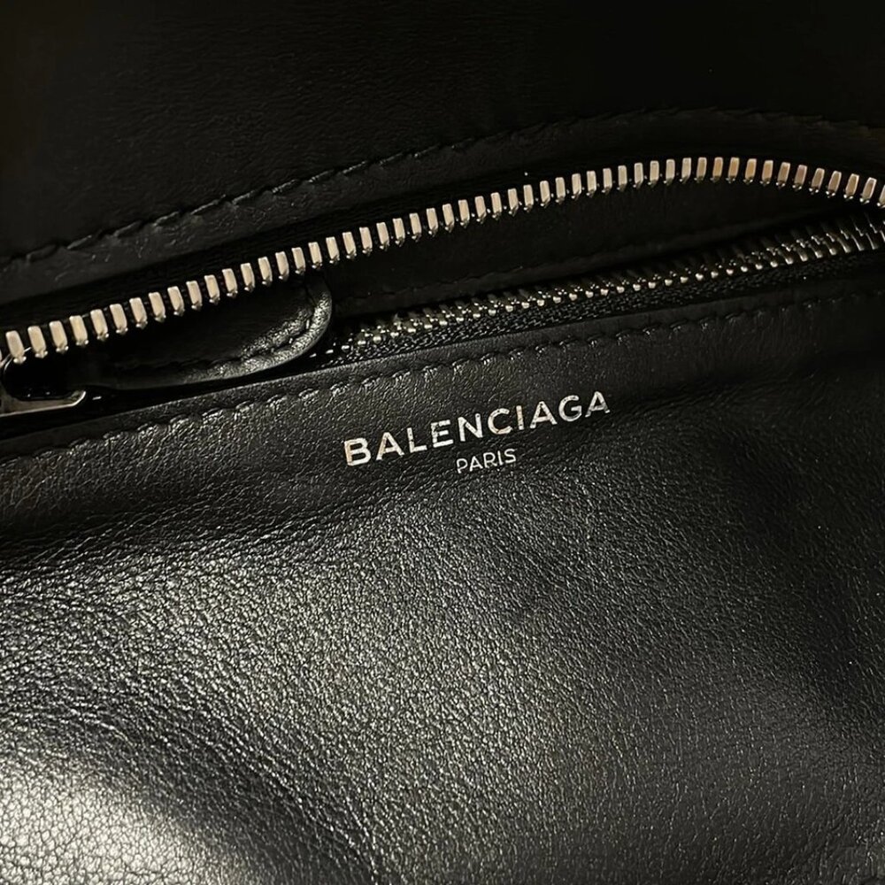 BALENCIAGA Laundry Cover XS Black Leather - Handbag 477-052625 - Picture 10 of 10